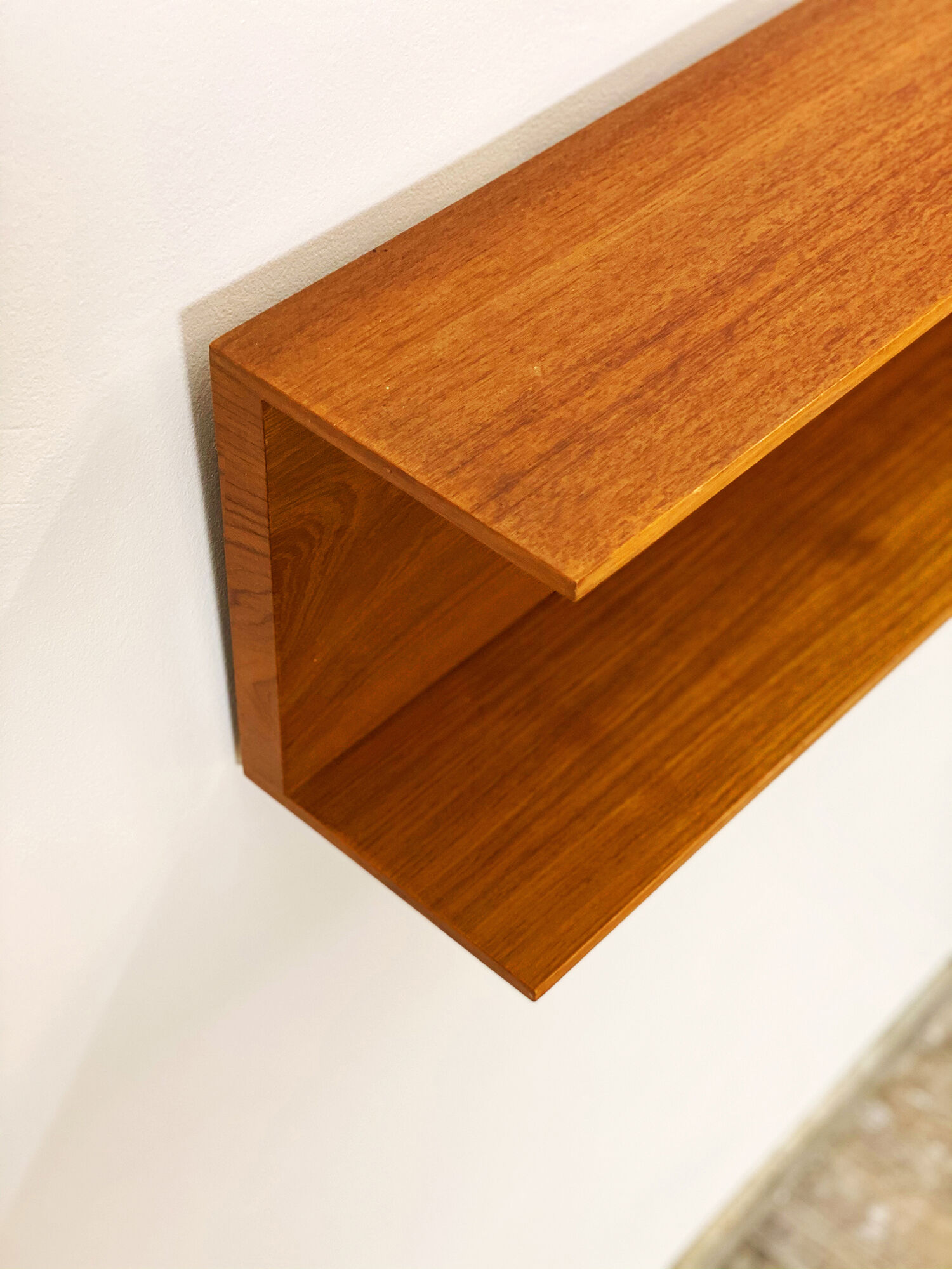 Mid-Century Modern Teak wall-mounted shelf by Walter Wirz for Wilhelm Renz, 200cm, 1960s