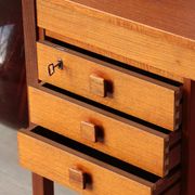 Bureau danois en teck vintage – Domino Møbler (années 60)