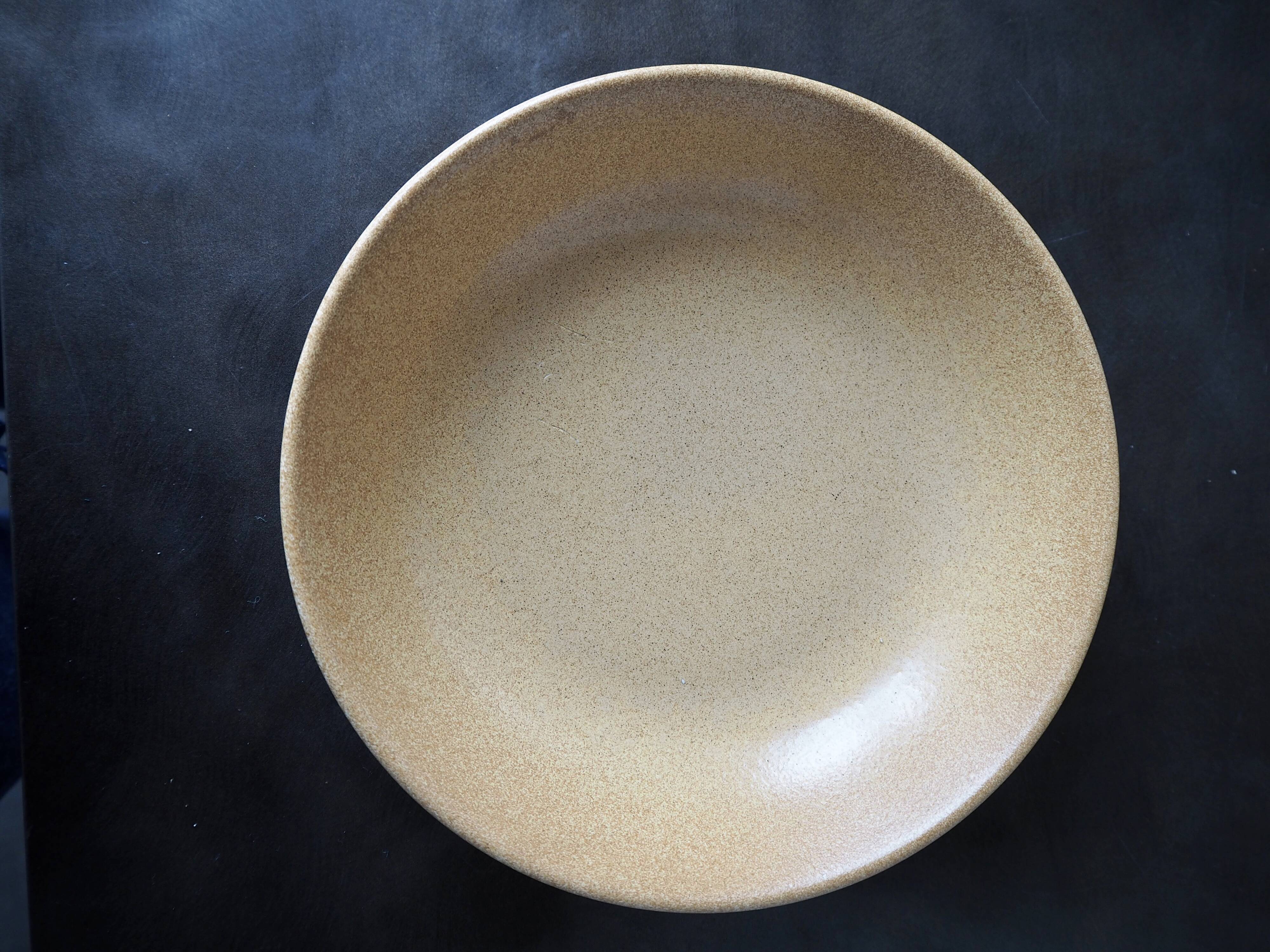 Set of 5 hollow ceramic plates sandstone effect