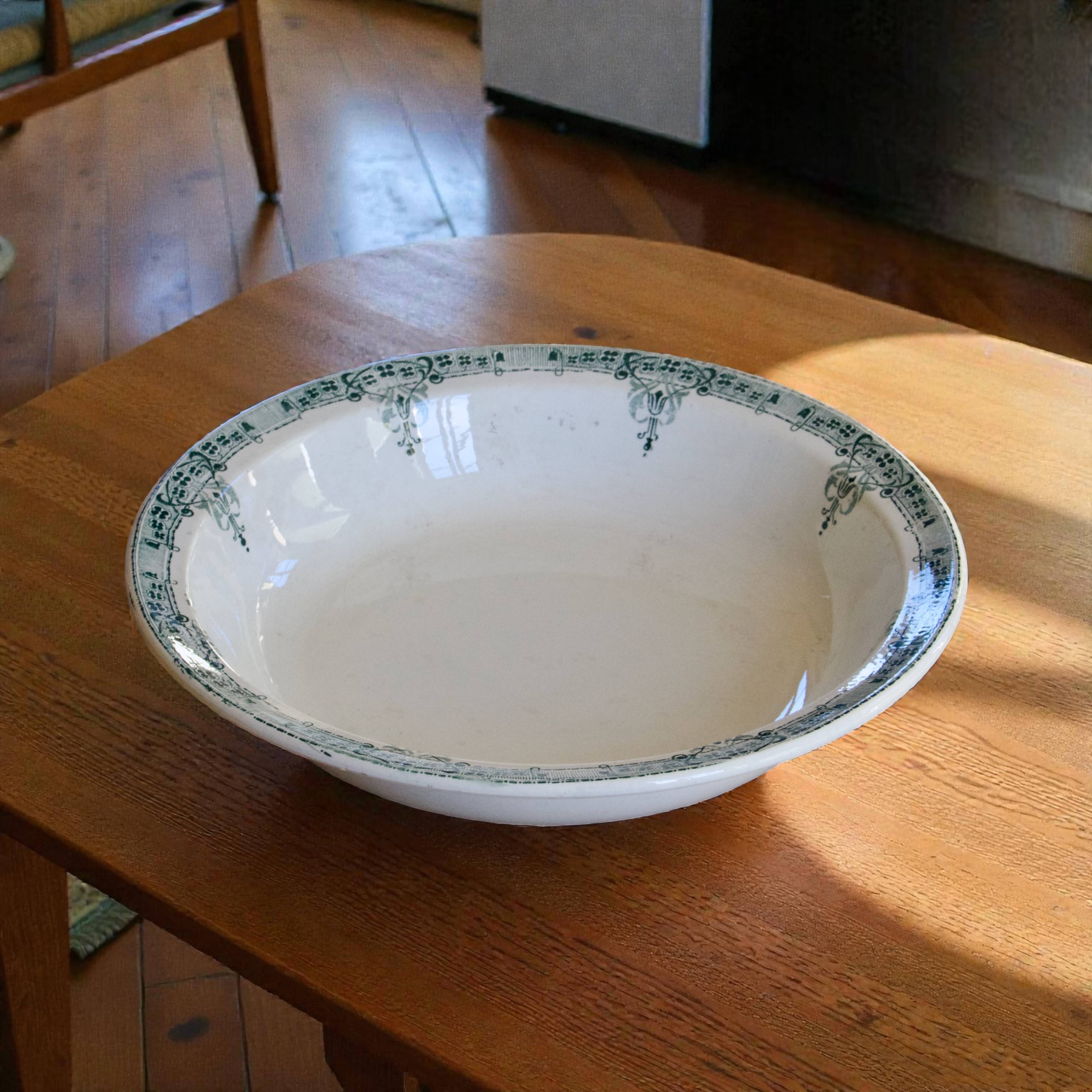 Large deep salad bowl from the 19th century, ironstone, signed Sarreguemines "Verdun".