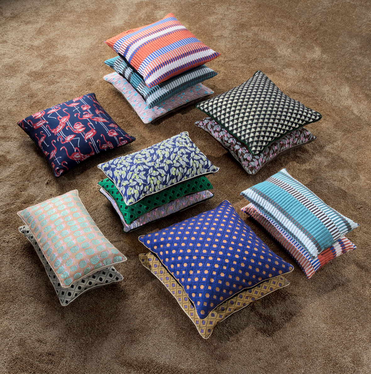 Jacquard flowers cushion