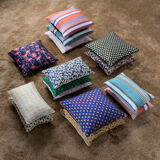 Jacquard flowers cushion