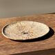 Petit vide poche ou plat en bois pétrifié beige cernes petit cœur noir