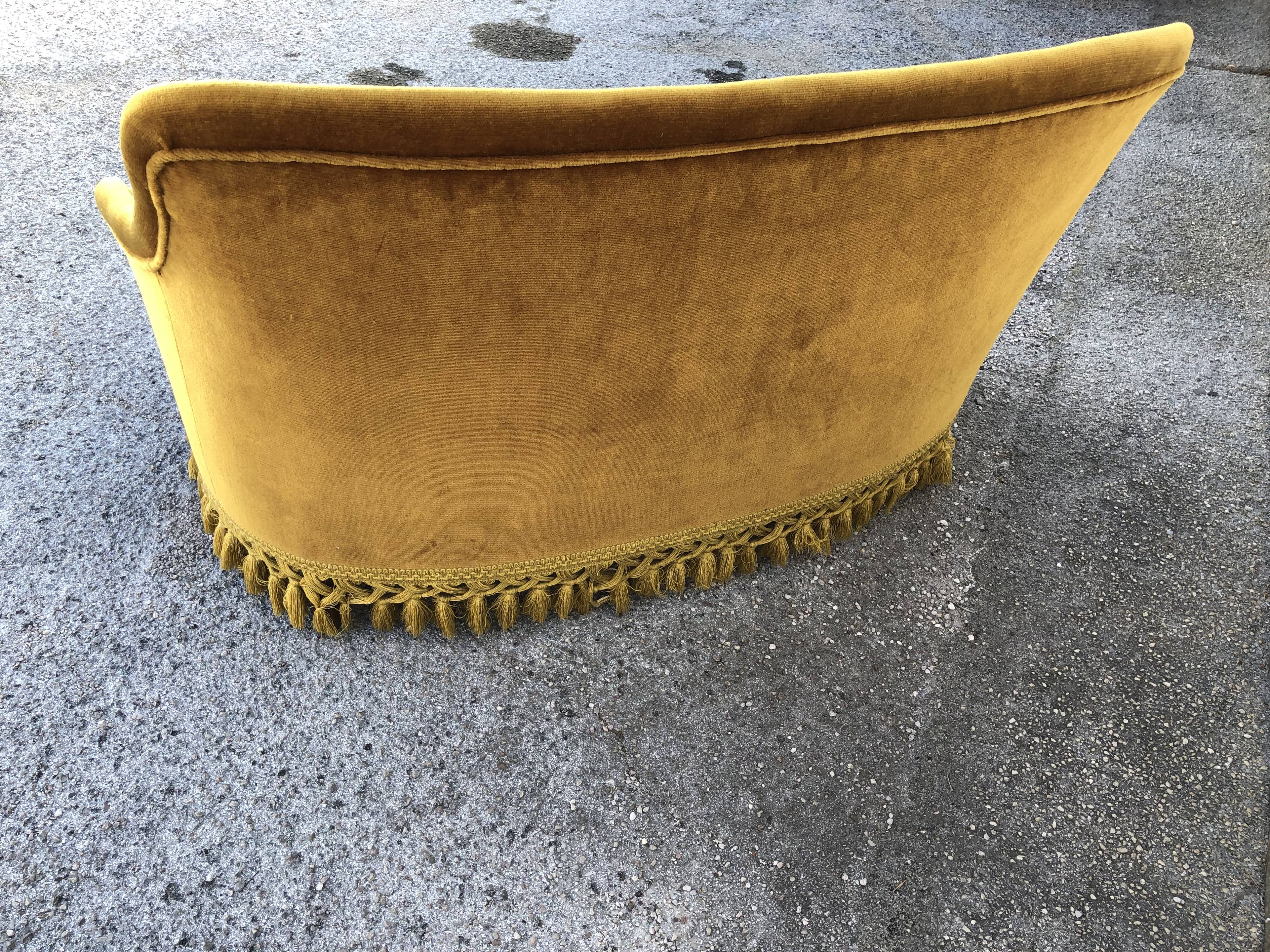 Bench velvet gold vintage