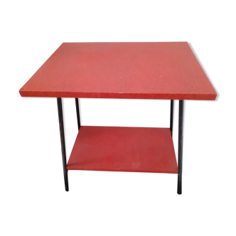 Table rouge mouchetée noire des années 50