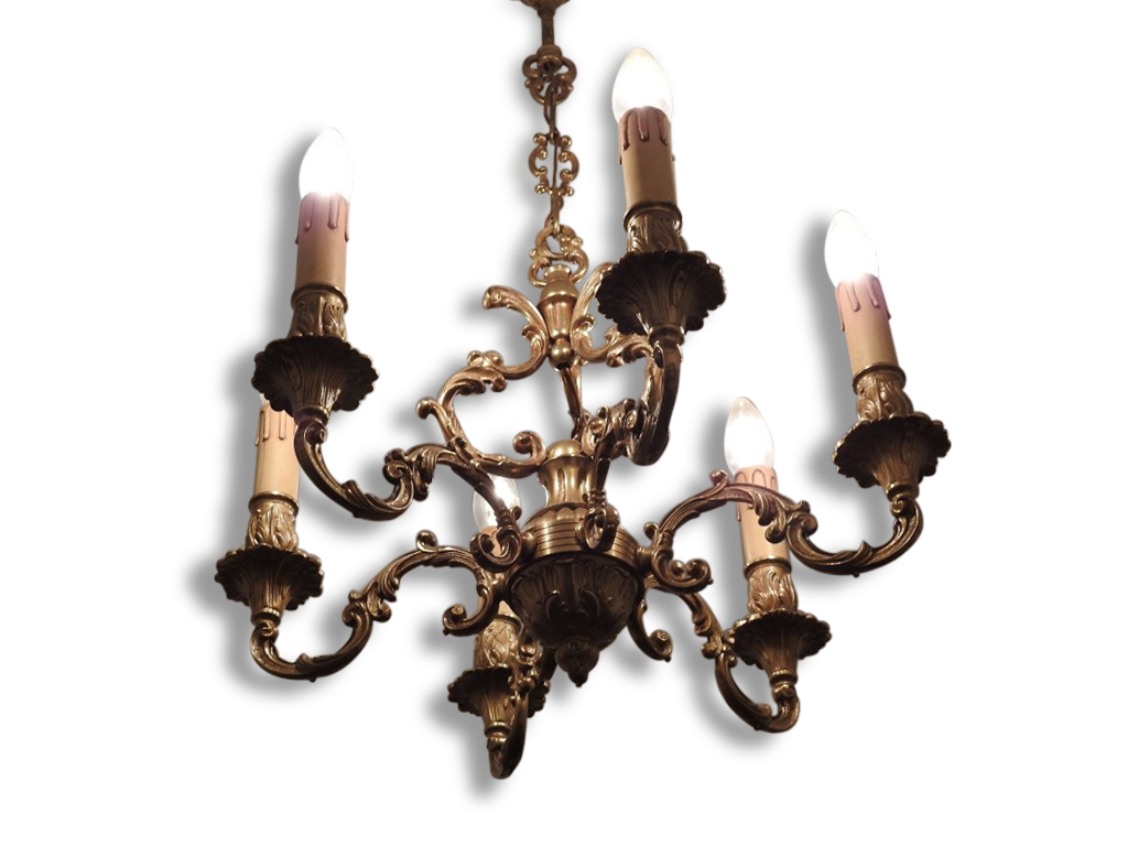 Lustre en bronze ciselé doré à six bras.