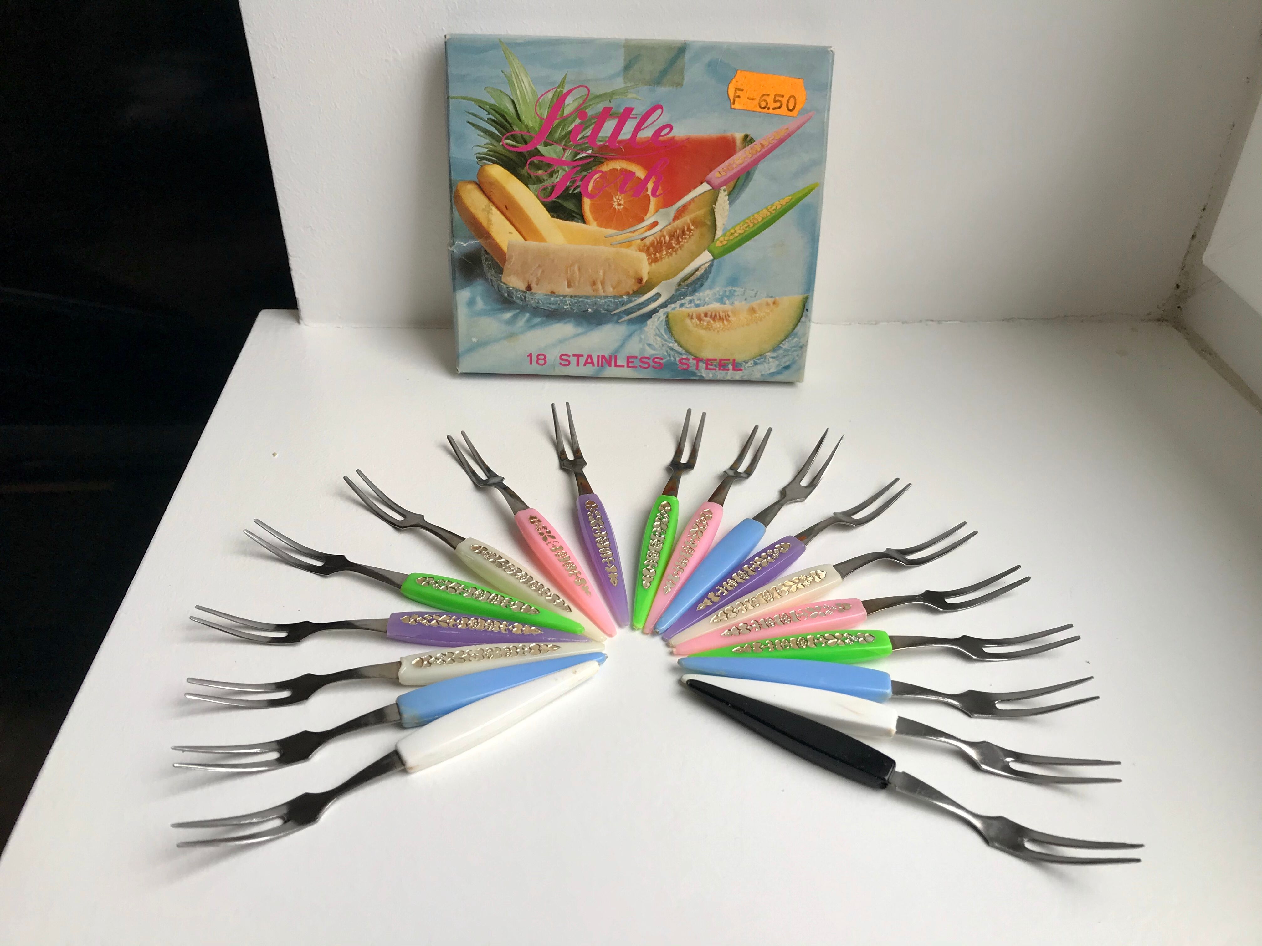 Set of 18 mini forks fruit aperitif 70s