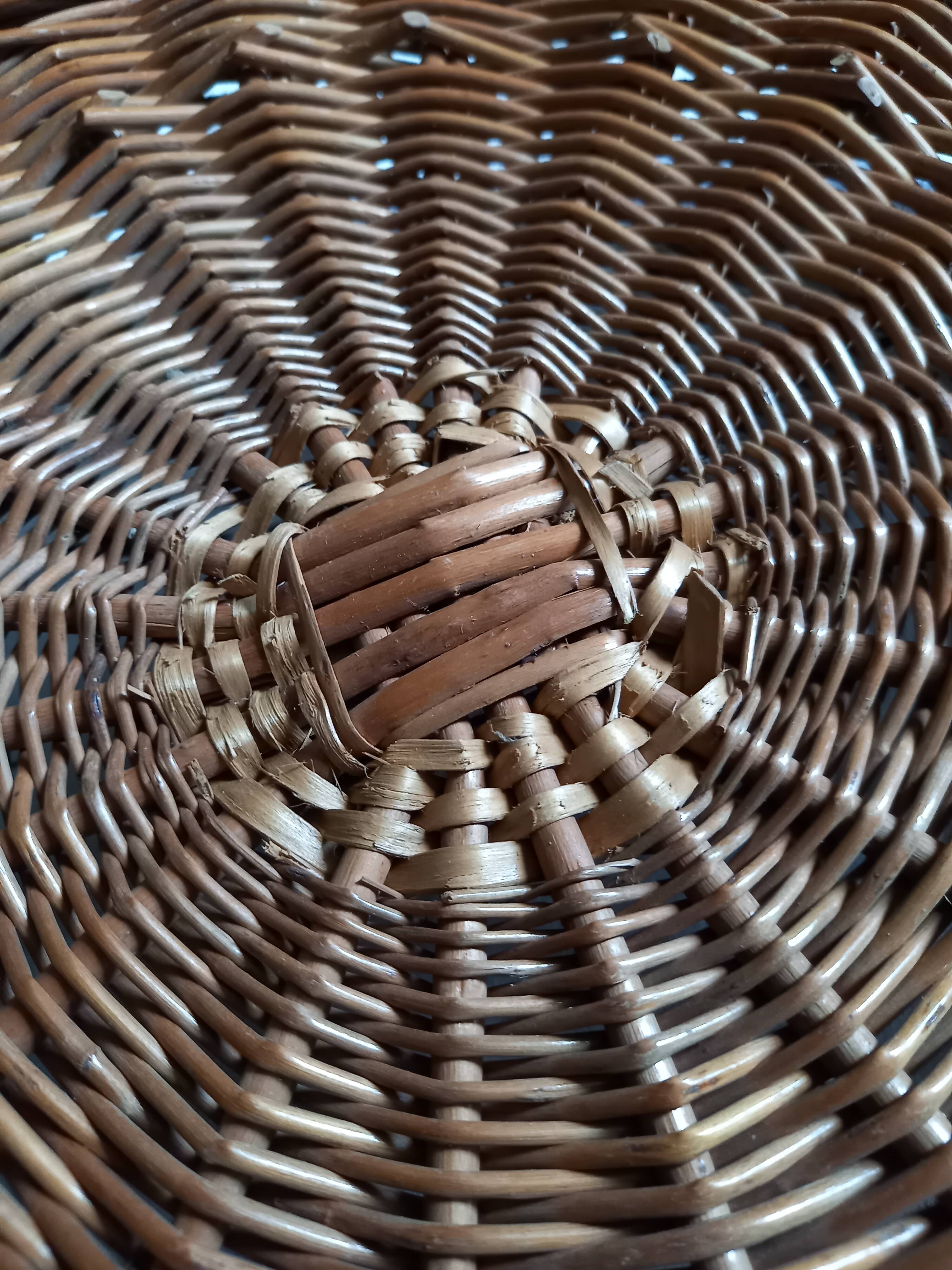 Woven wicker tray with handles