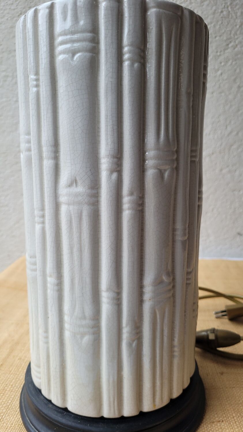 Cracked ceramic lamp base