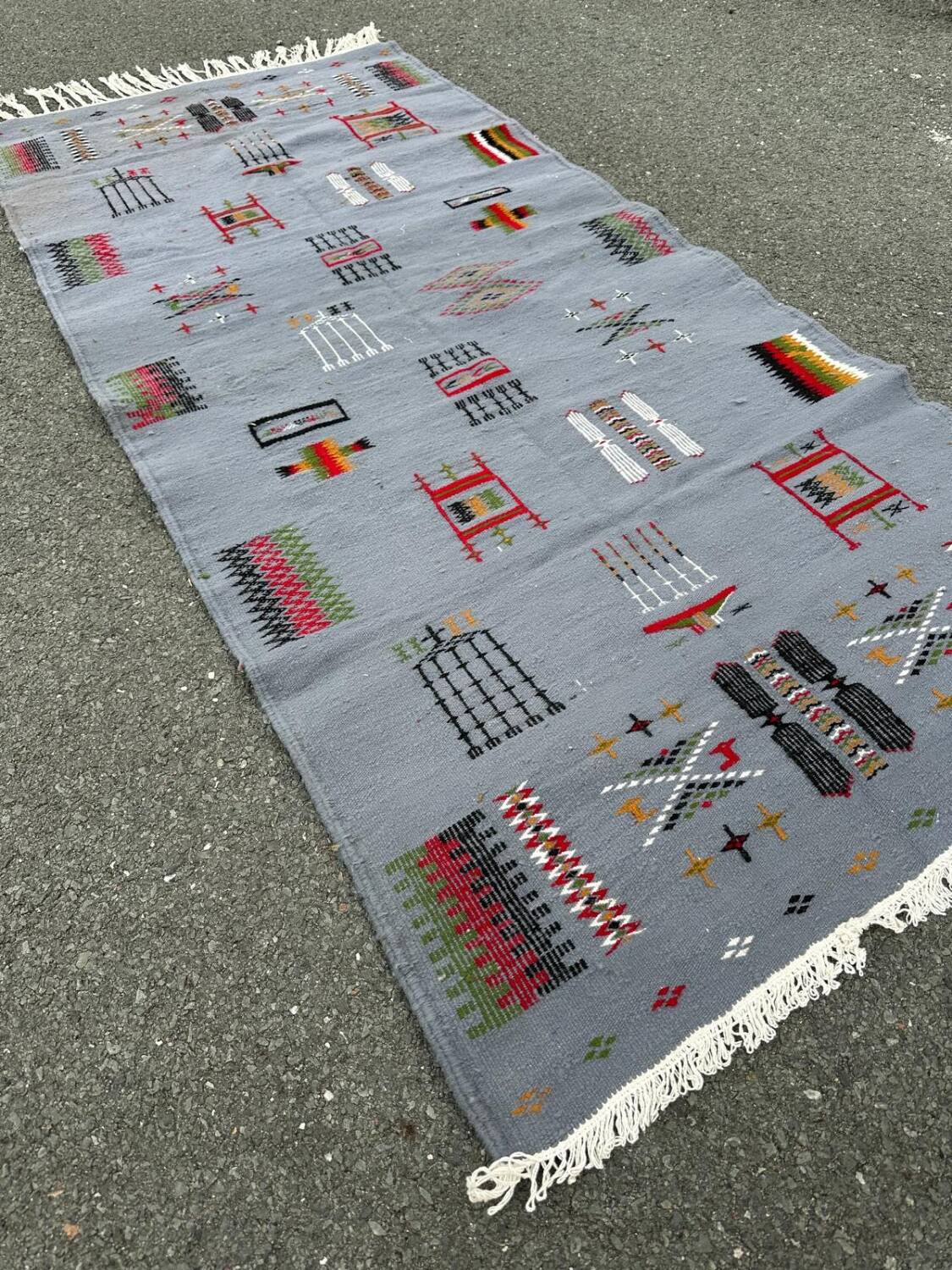 Handmade kilim rug