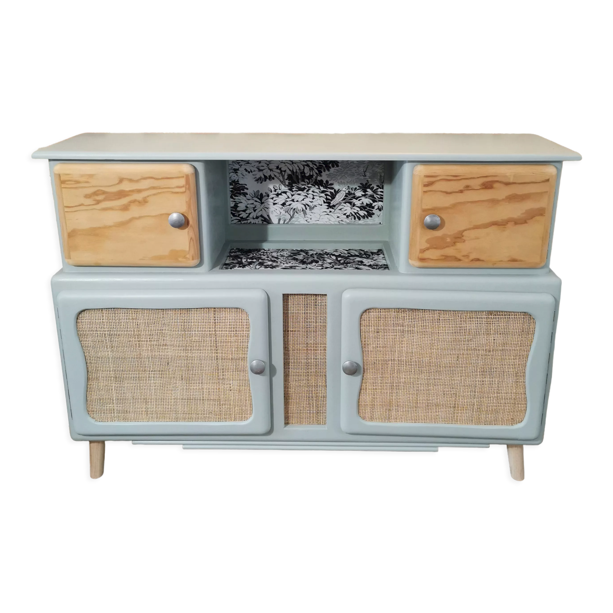 Mado buffet top hijacked