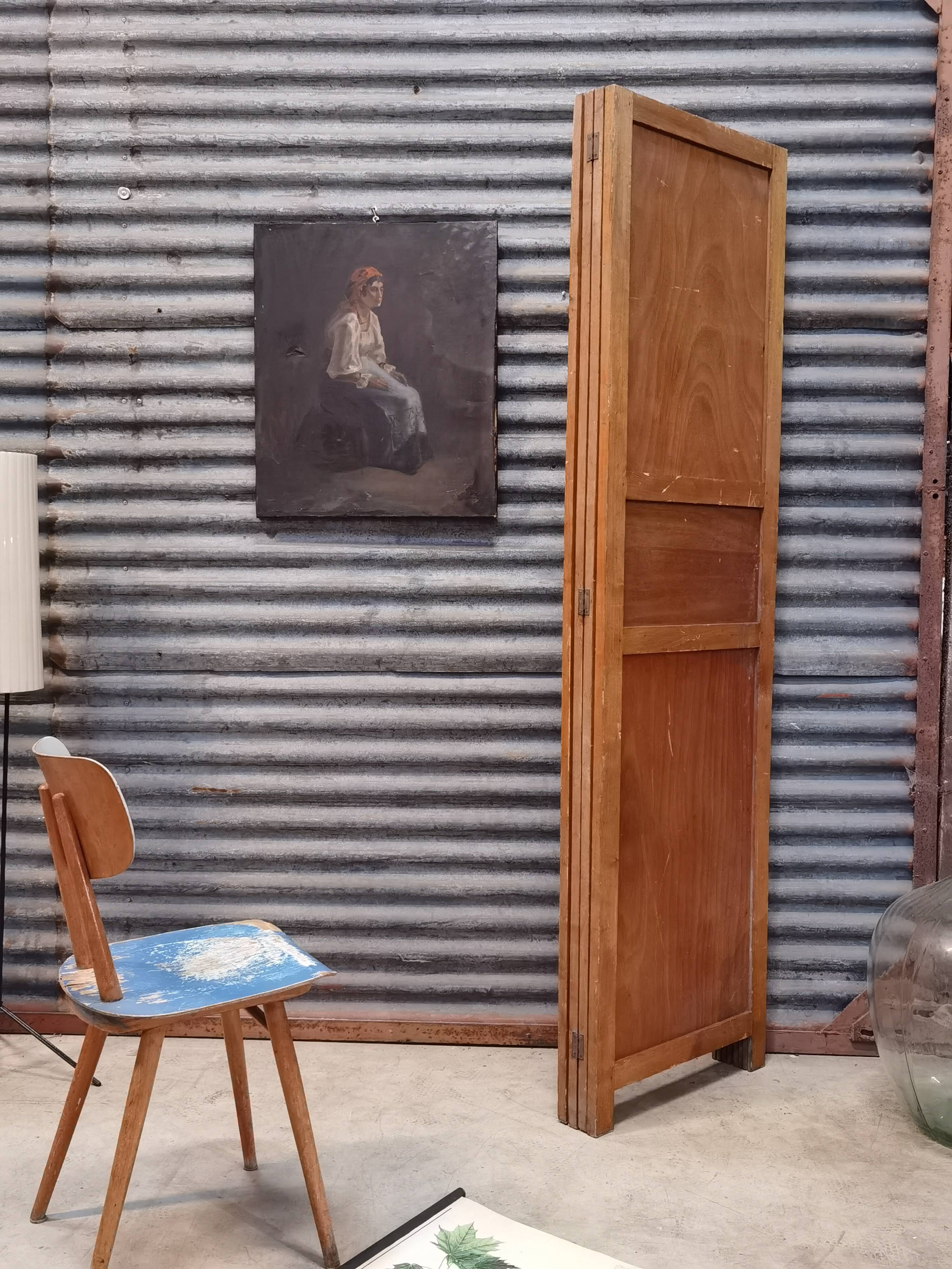 Wooden screen year 60