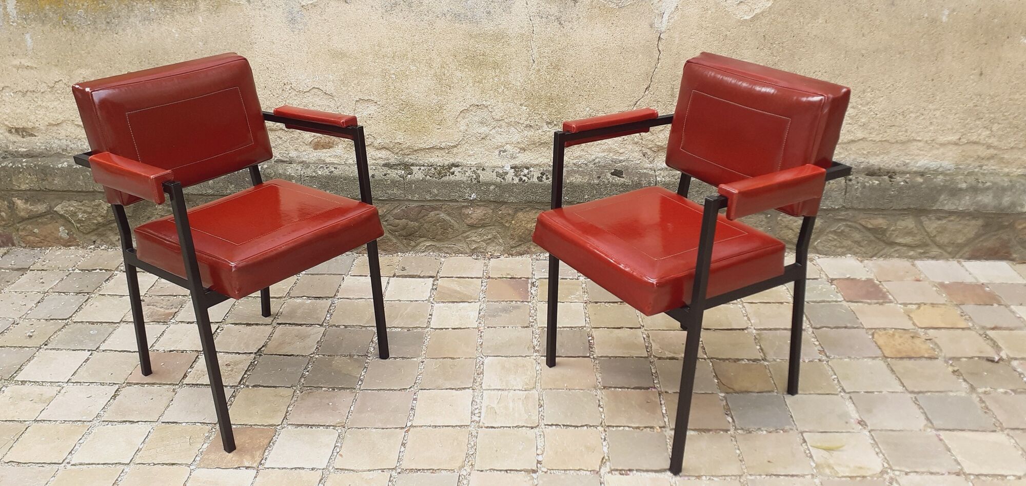 Pair of vintage armchairs year 60 imitation leather burgundy