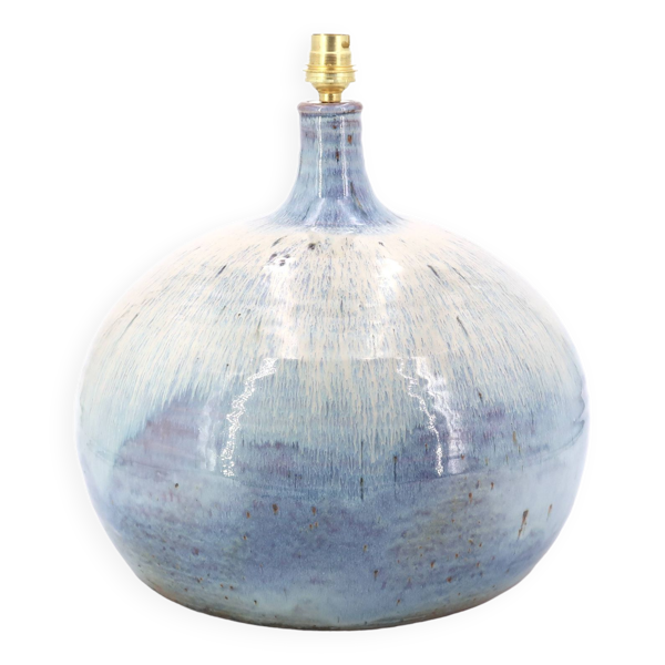 Lampe en céramique bleu ciel de Alain Magne, La Borne