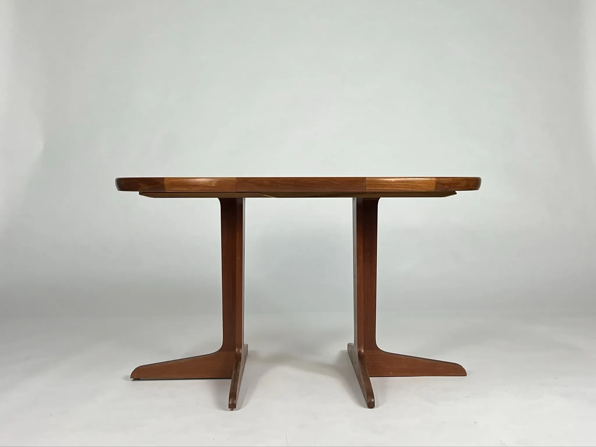 Danish teak dining table round vintage mid-century design VV Mobler