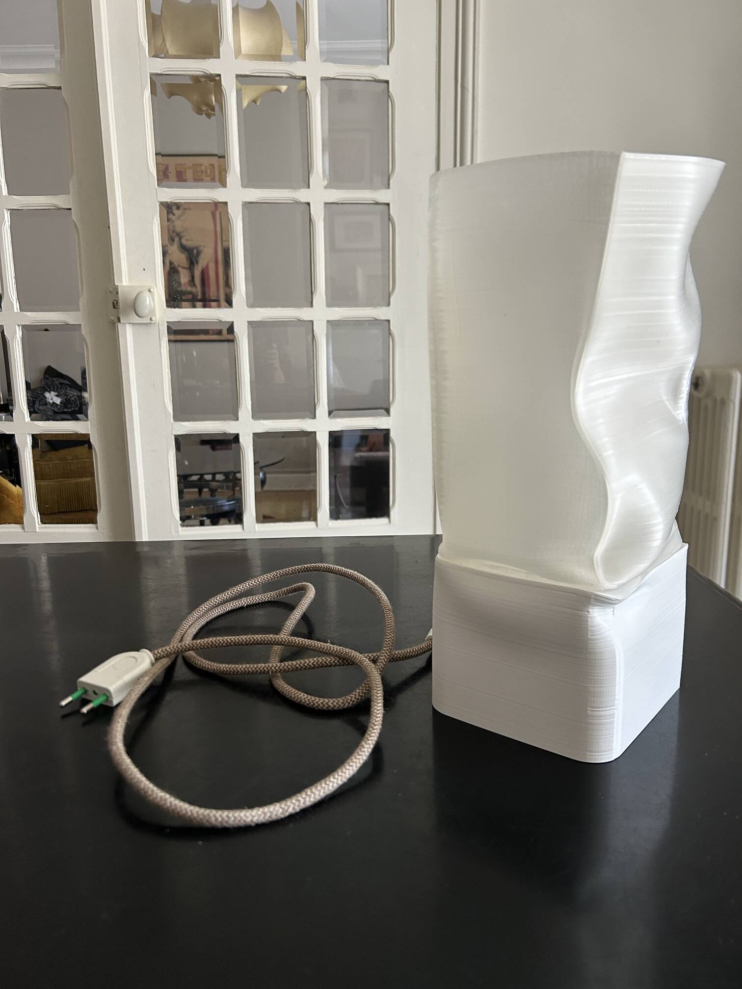 lampe vintage en plastique thermodeformée