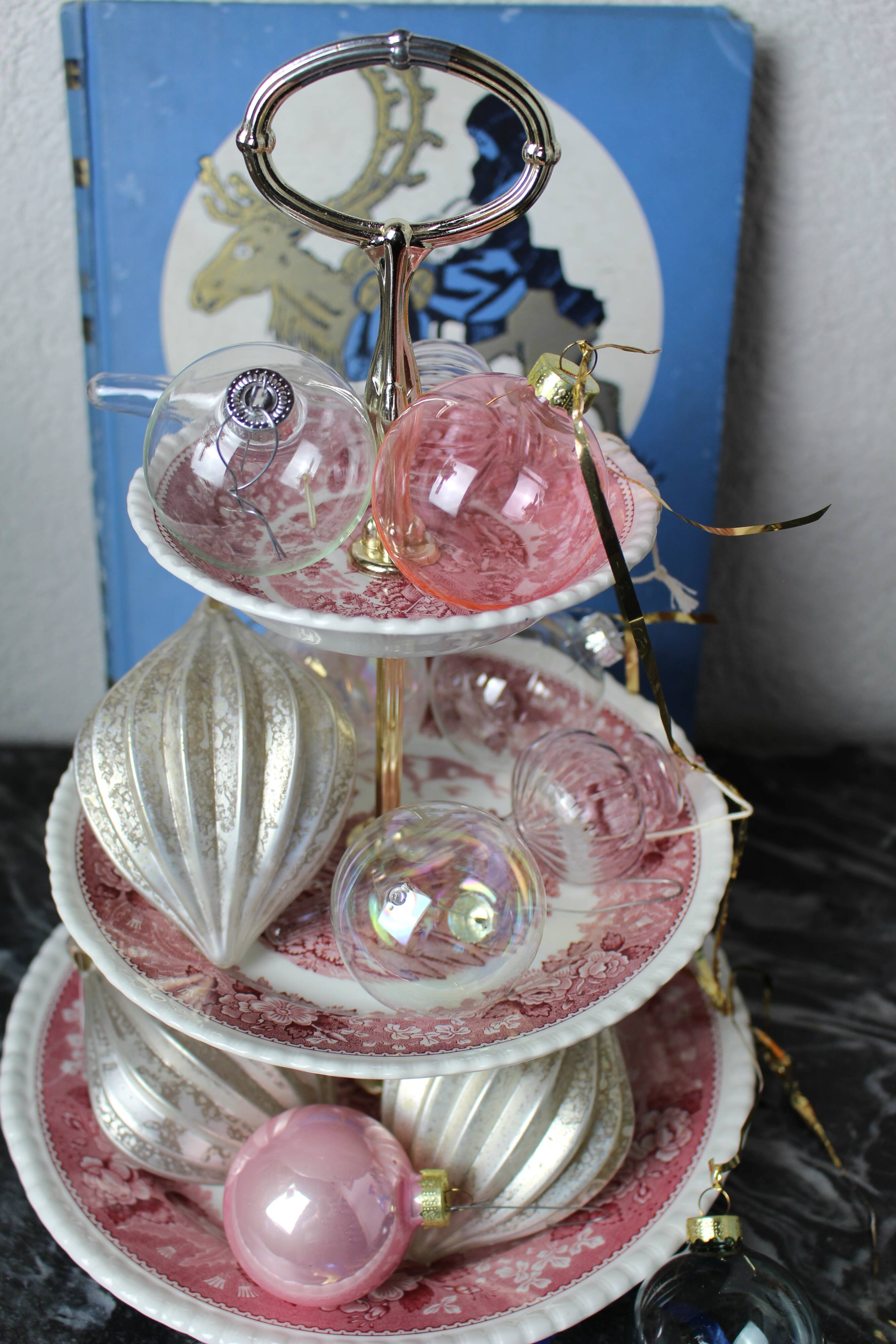 English porcelain servant