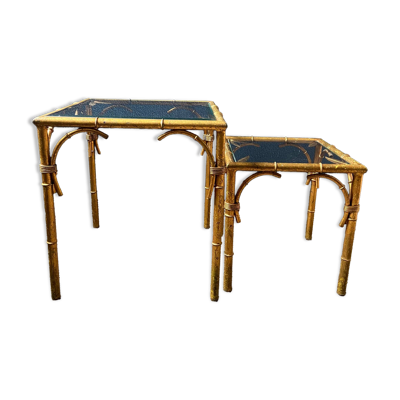 Paire de tables gigognes en faux bambou avec plateaux en verre, France, années 1960