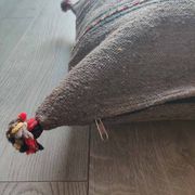 Coussin berbère marron à pompon en coton