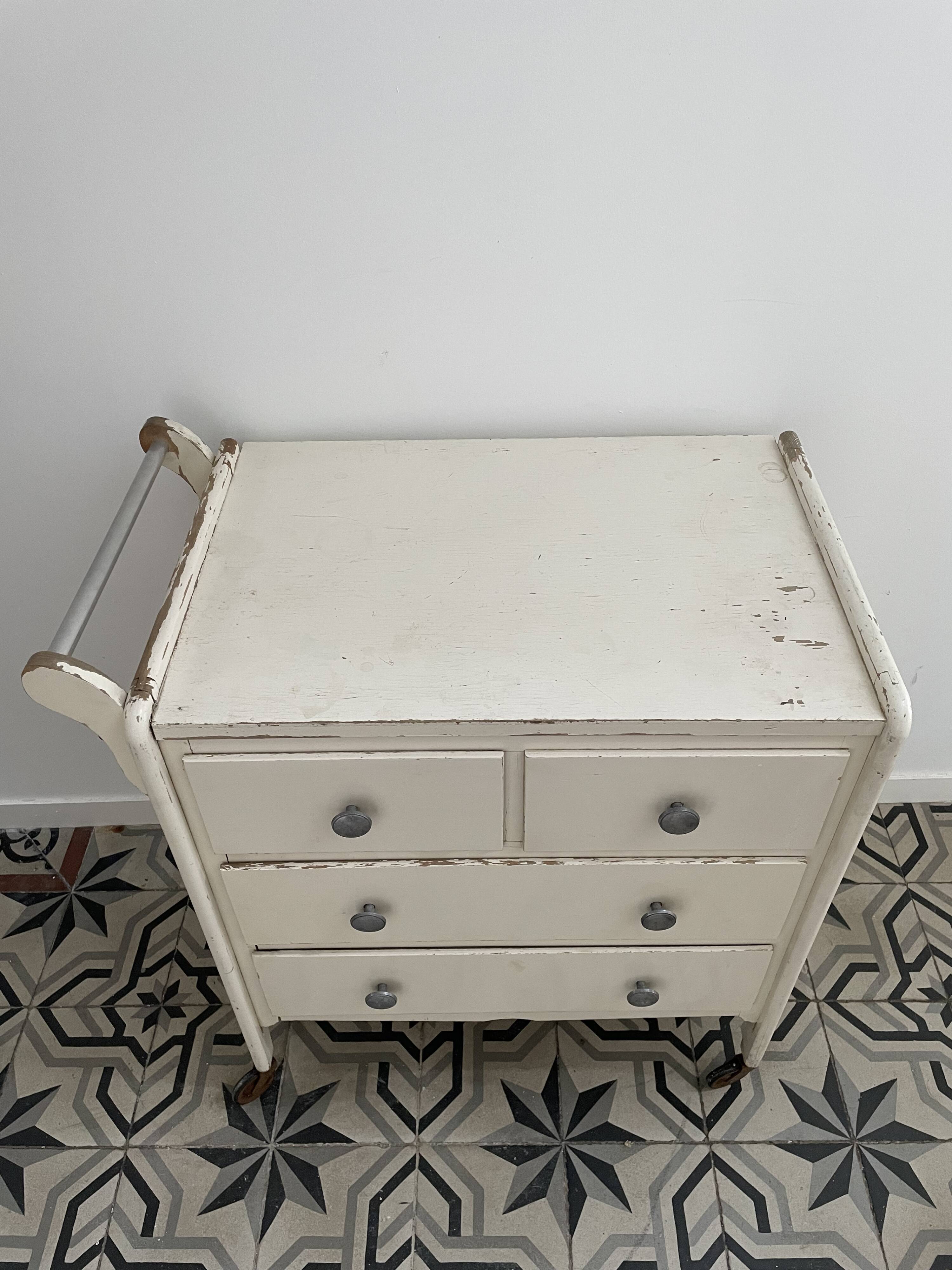 Medical trolley from the 50s