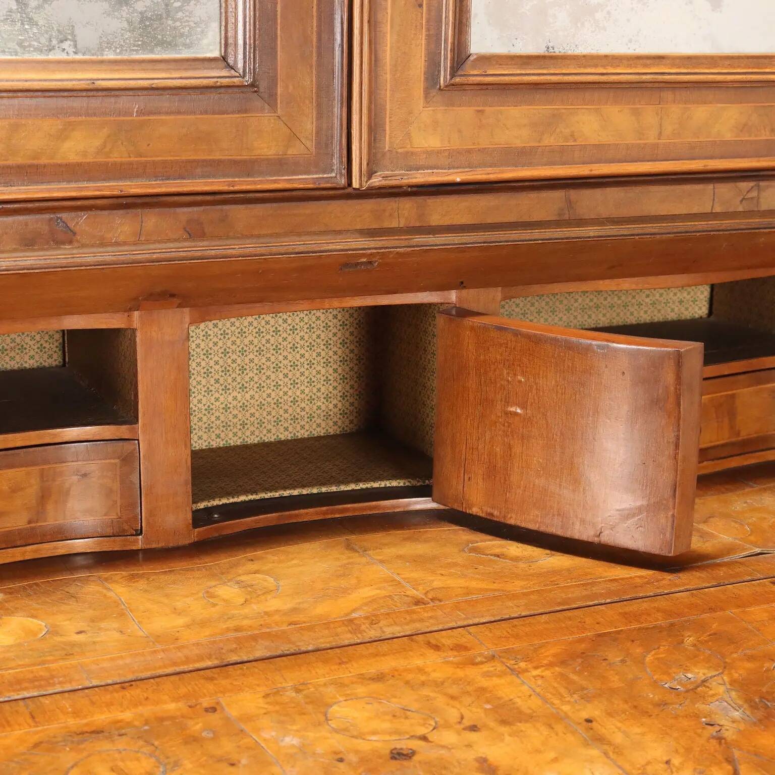 Antique trumeau in walnut, Italy, early 20th century.