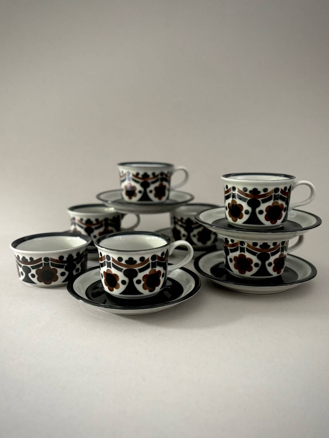 6 tasses à café et sucrier Riikka par Arabia Finland