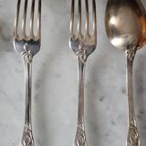 Silver-plated metal cutlery set