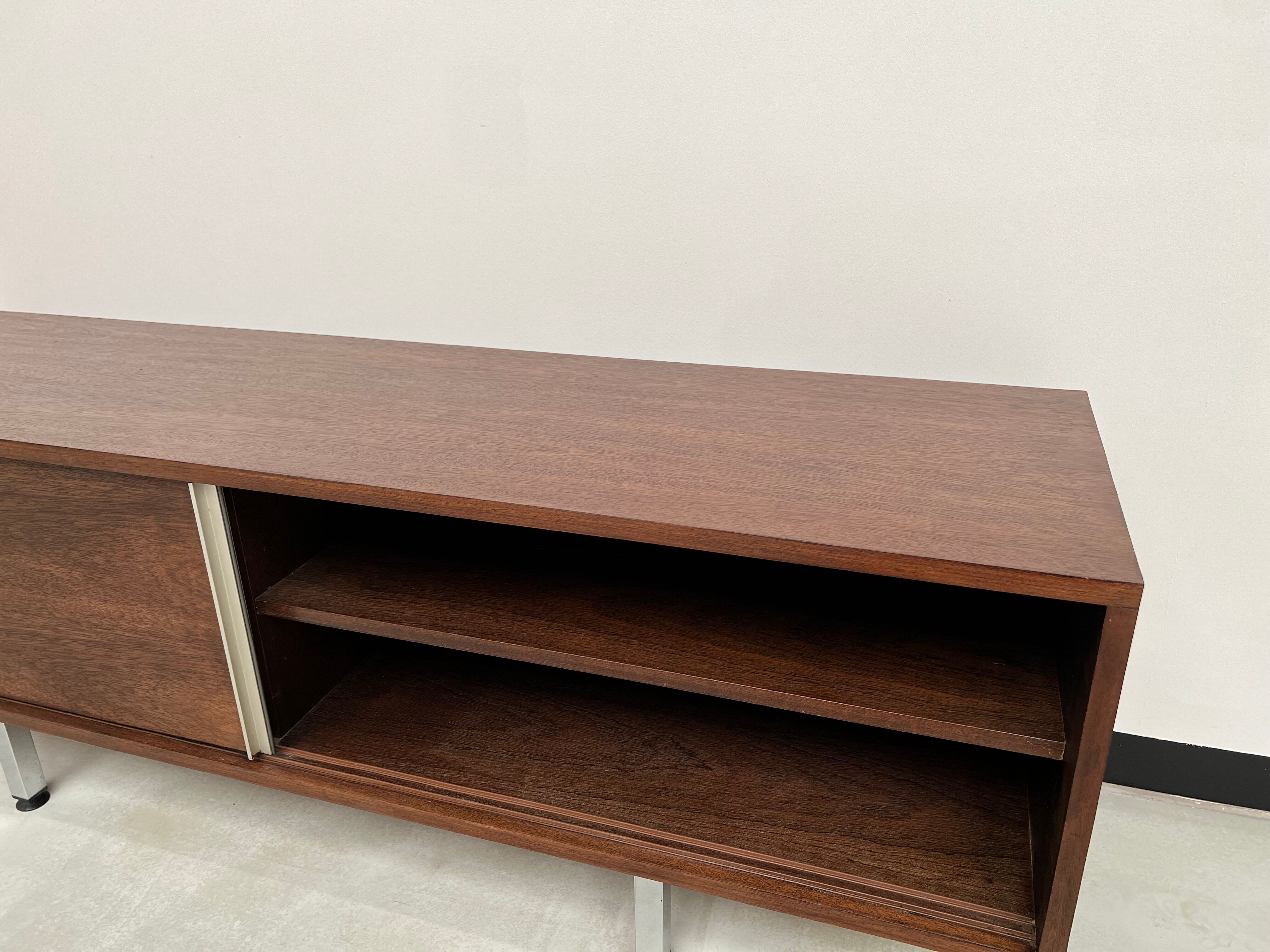 Italian sideboard from the 70s in rosewood