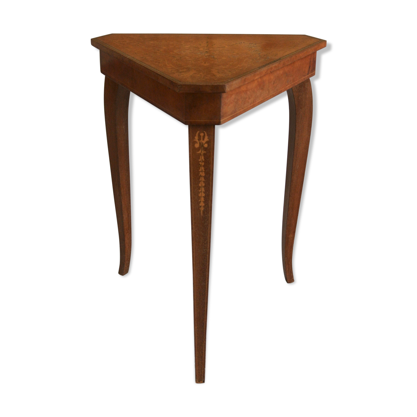 Musical coffee table of triangular shape, fruit wood, tray and feet with marquetry décor