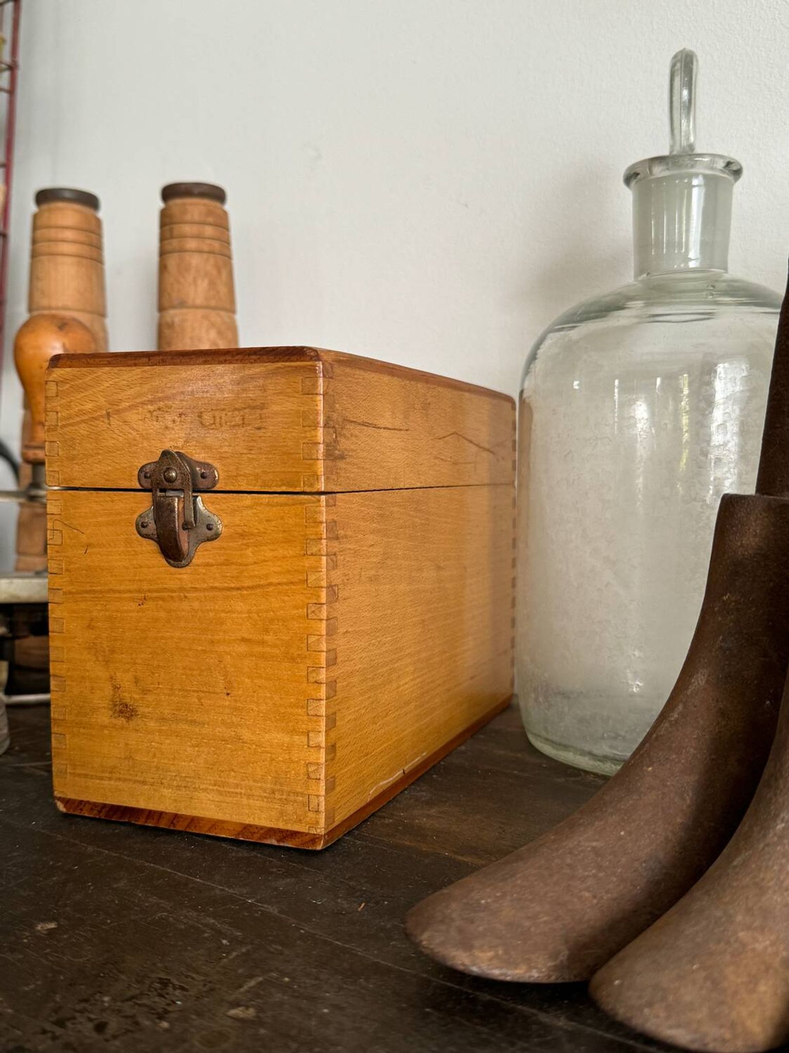Ancienne boîte à fiches en bois
