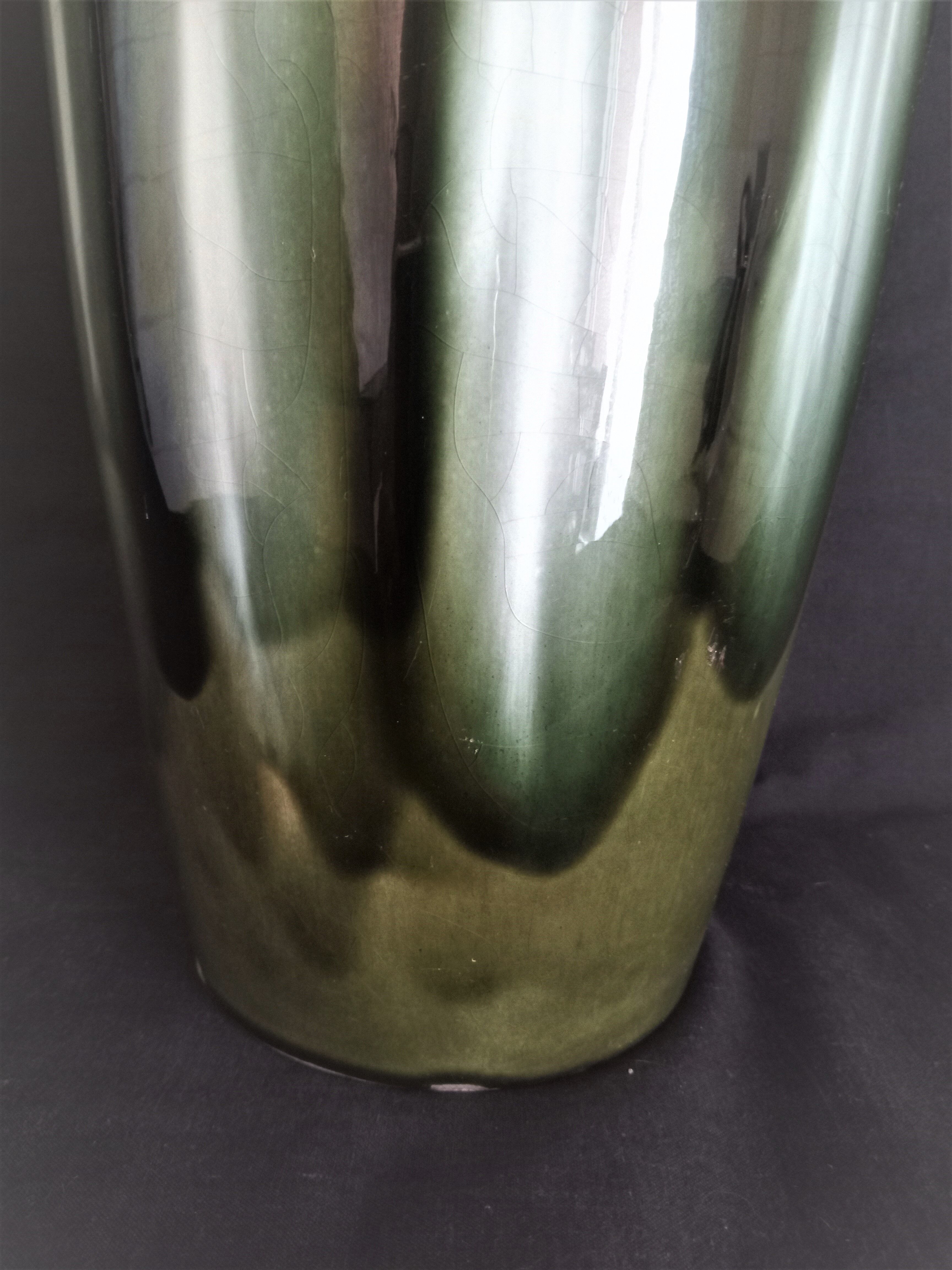 Pair of Art Deco vases in glazed earthenware with white drips on a green background
