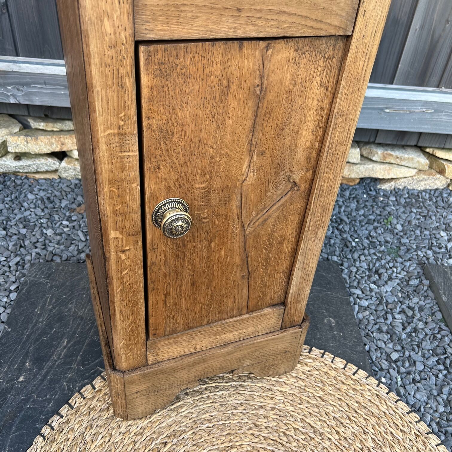 Chevet restauré en chêne massif