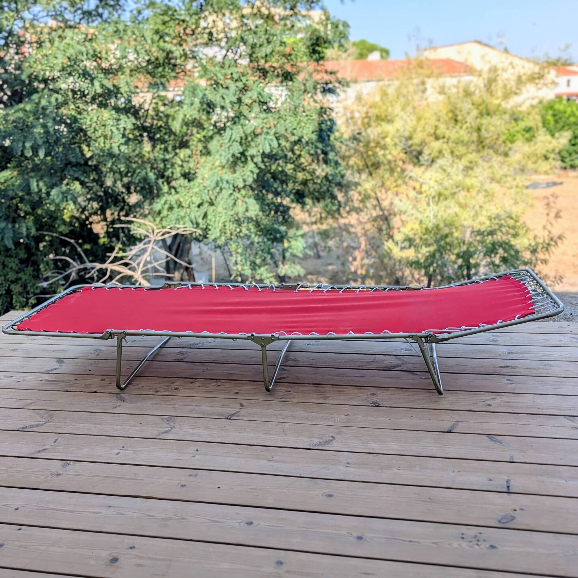 Metal and canvas camp bed