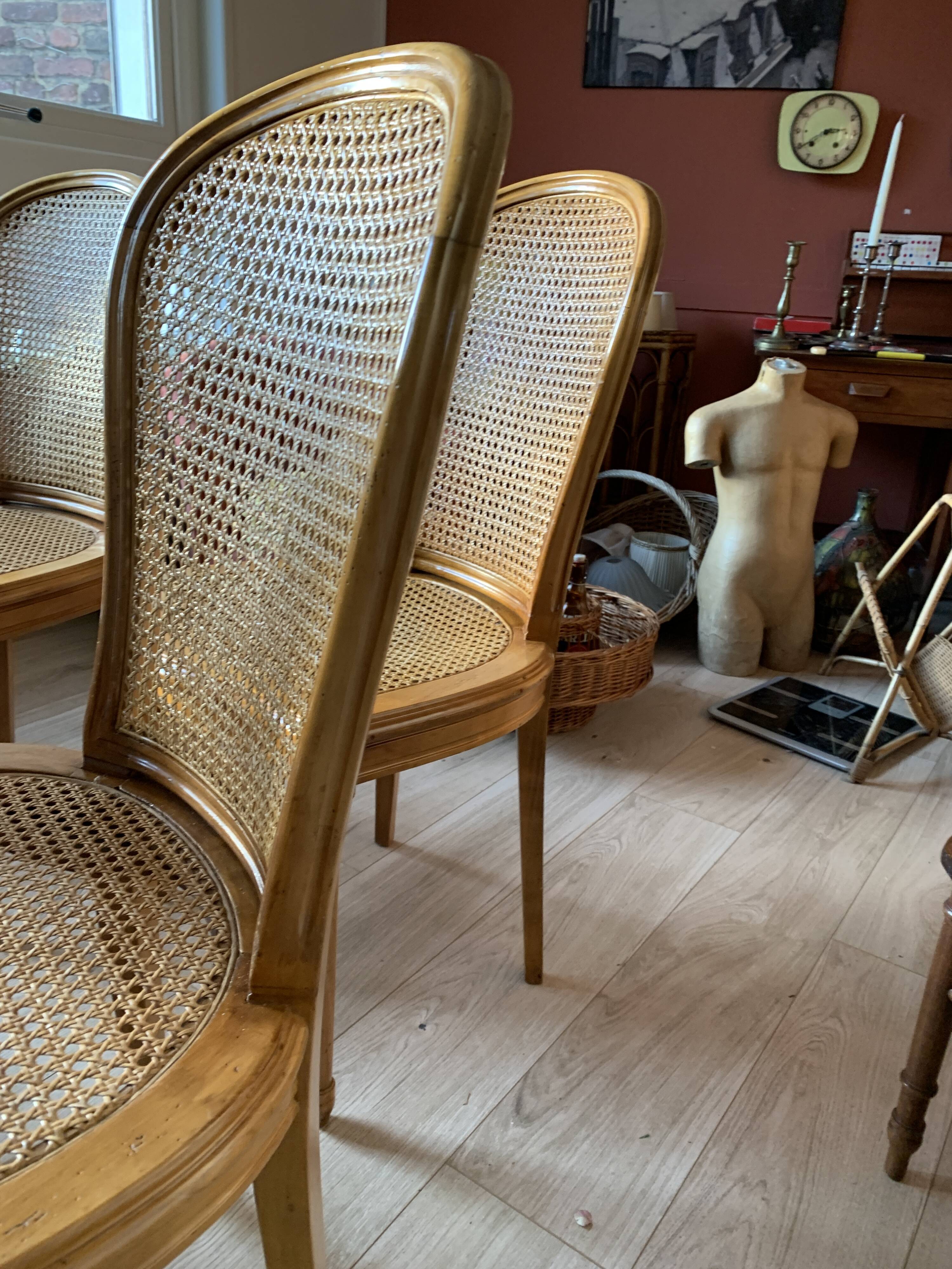 Lot of 4 chairs