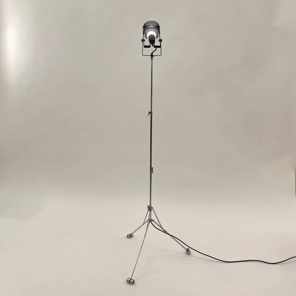 Lampadaire vintage style industriel de Ernesto Gismondi éditée par Artemide en Italie vers 1978