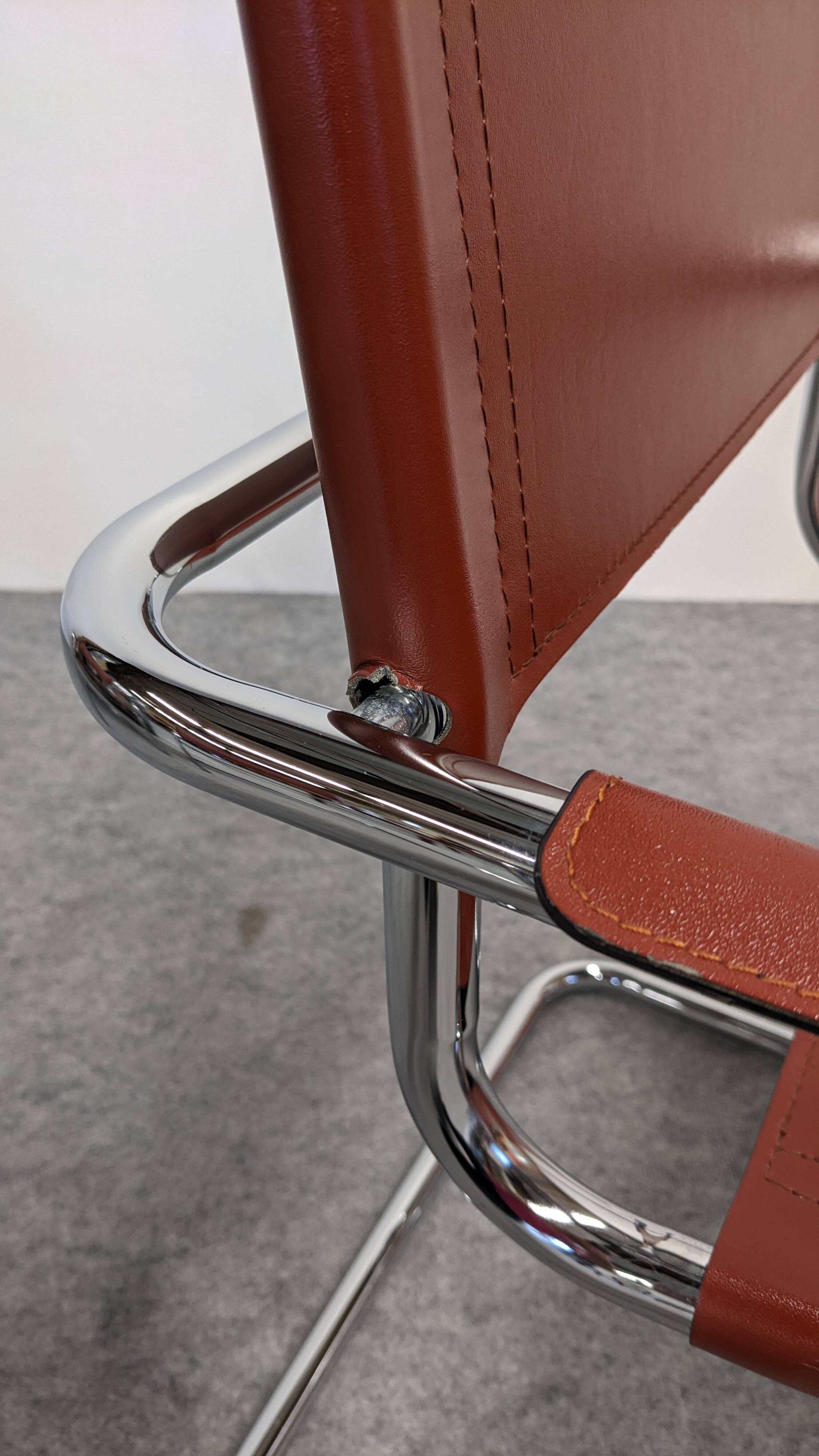 Série de 8 fauteuils cantilever modèle MG5 Made in Italy