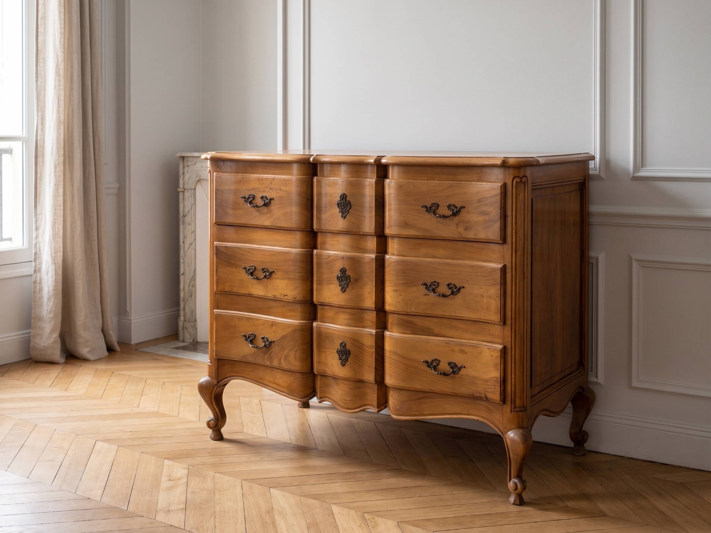 Crossbow commode in Louis XV style
