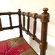 Chaise d'angle en bois tourné et paille pour enfant