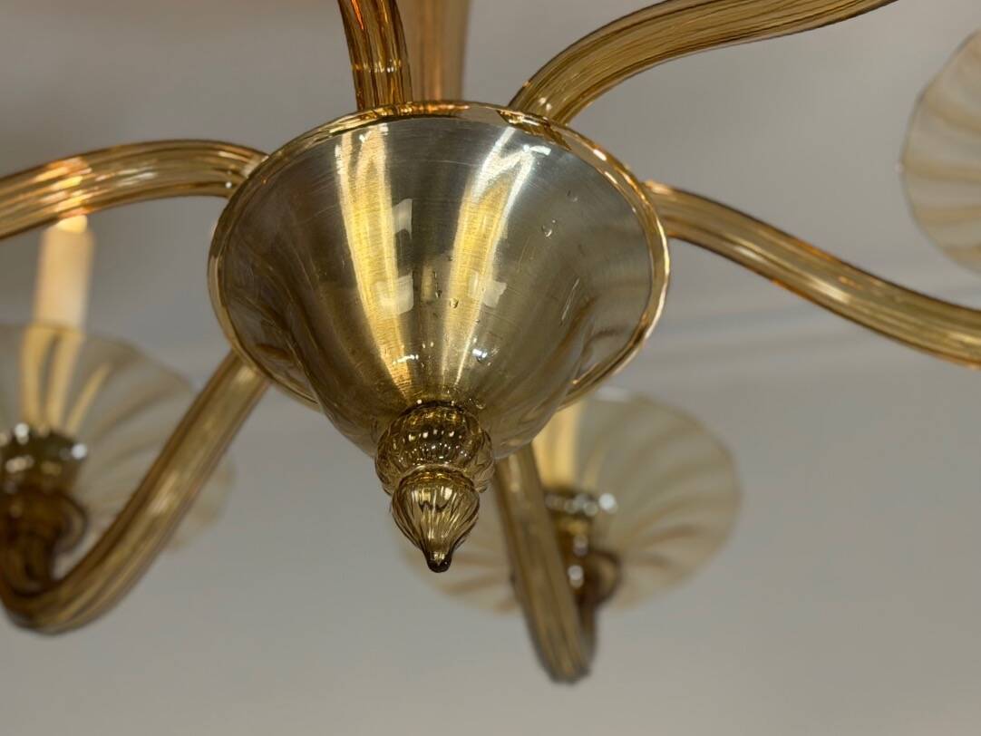 Venetian chandelier in gilded Murano glass by Venini circa 1920, 6 light arms.