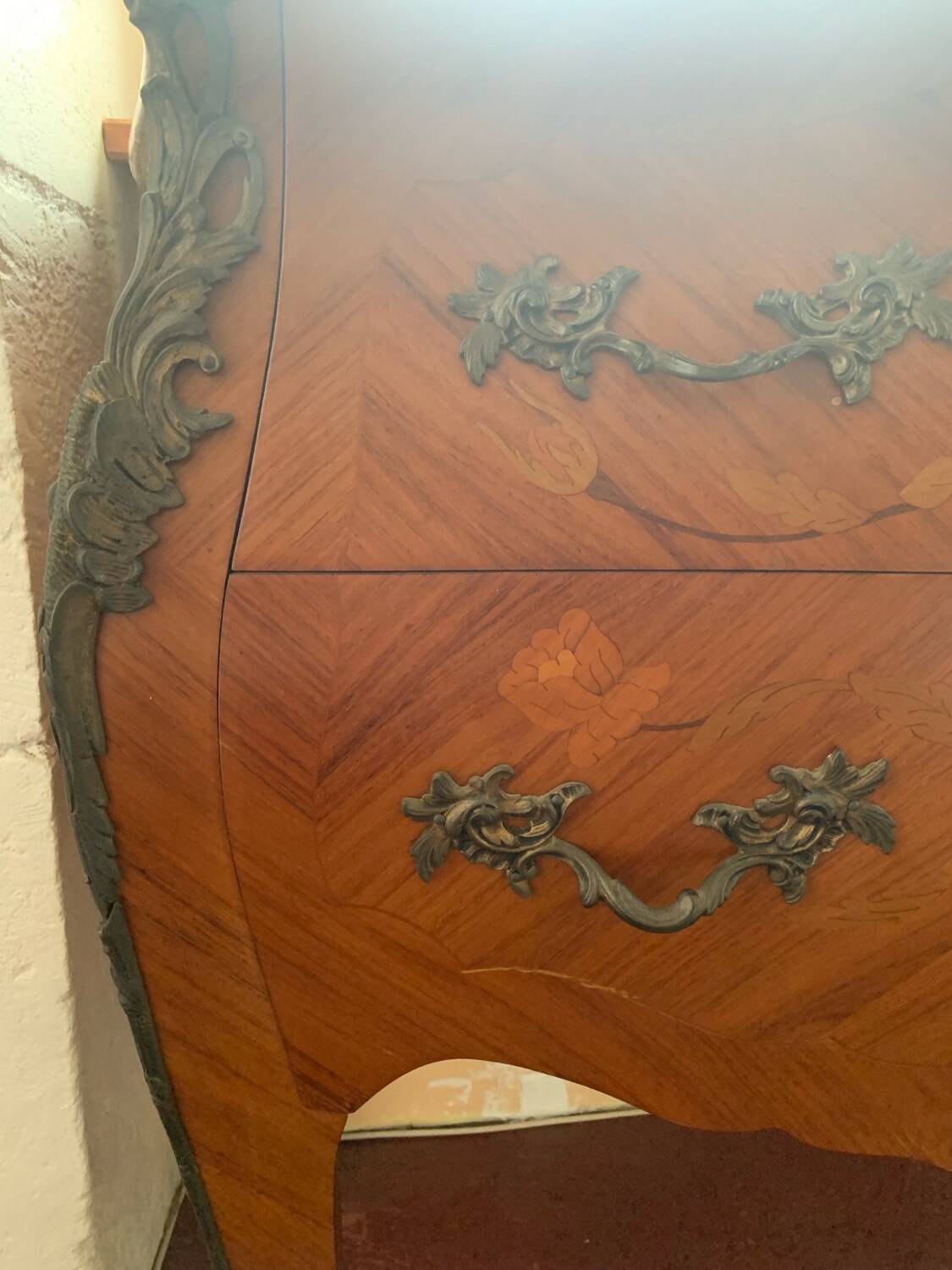 Louis XV chest of drawers with pink marble