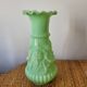 Vase en opaline de foire verte