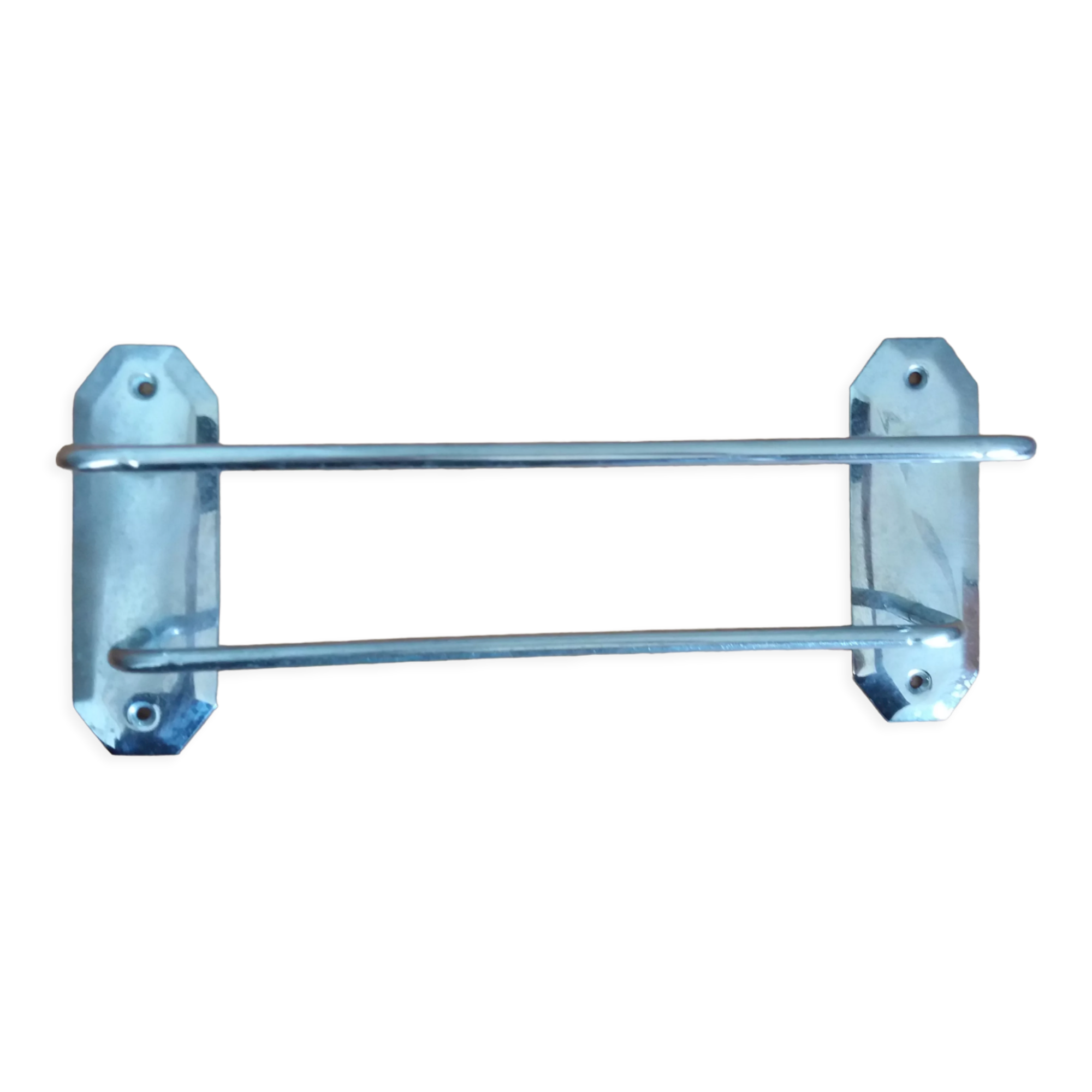 Chromed copper towel rack