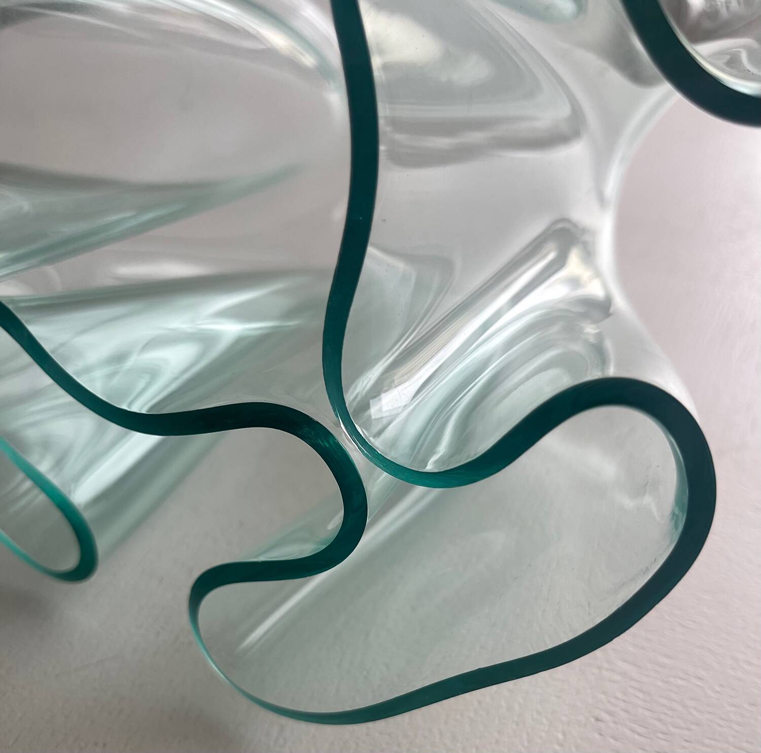 Plexi handkerchief vase 1980