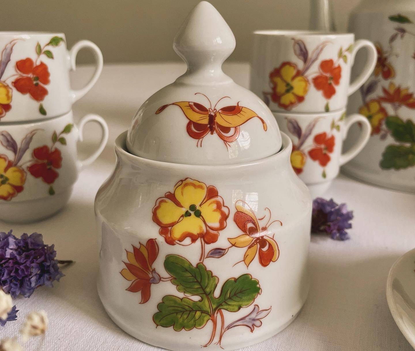 ANCAP porcelain coffee service with coffee maker and porcelain sugar bowl