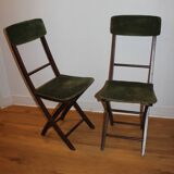 Set of 2 vintage folding chairs
