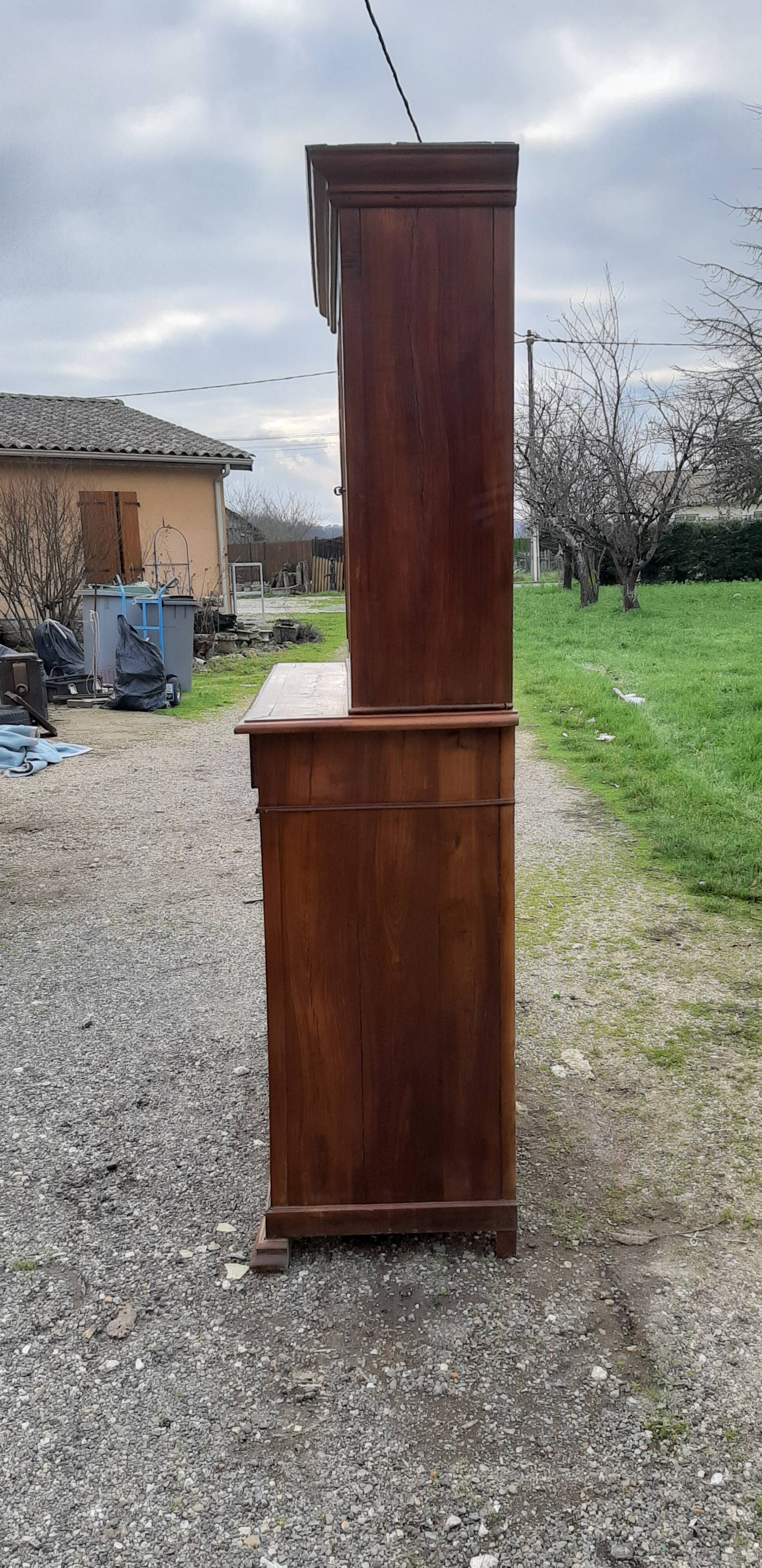 Walnut showcase buffet 19th