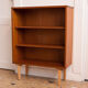Shelf on spindle feet