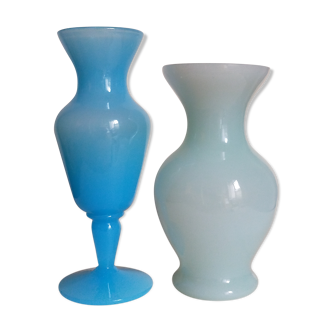 Duo de vases en opaline d'Italie vintages