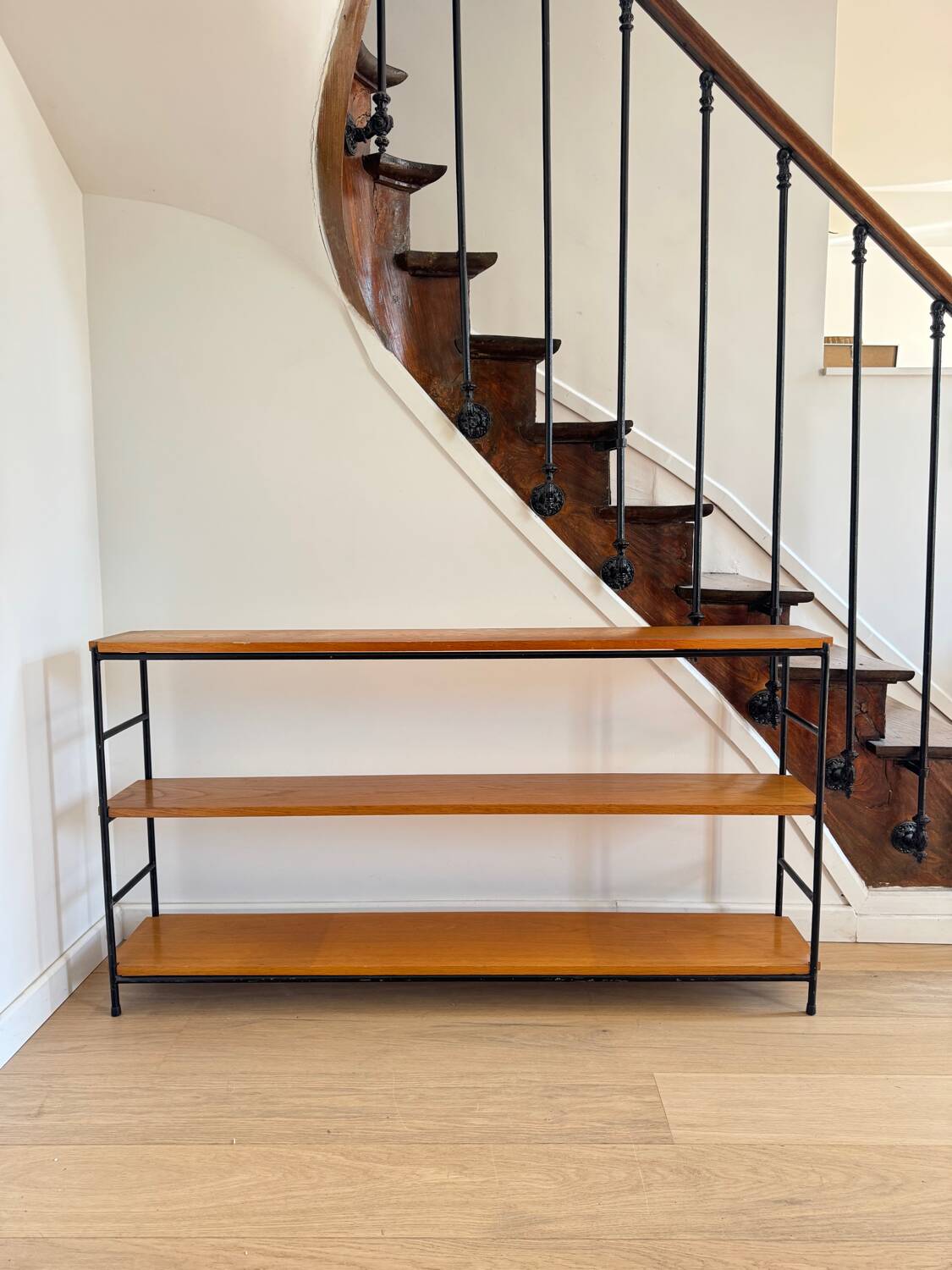 Étagère vintage bois et métal noir