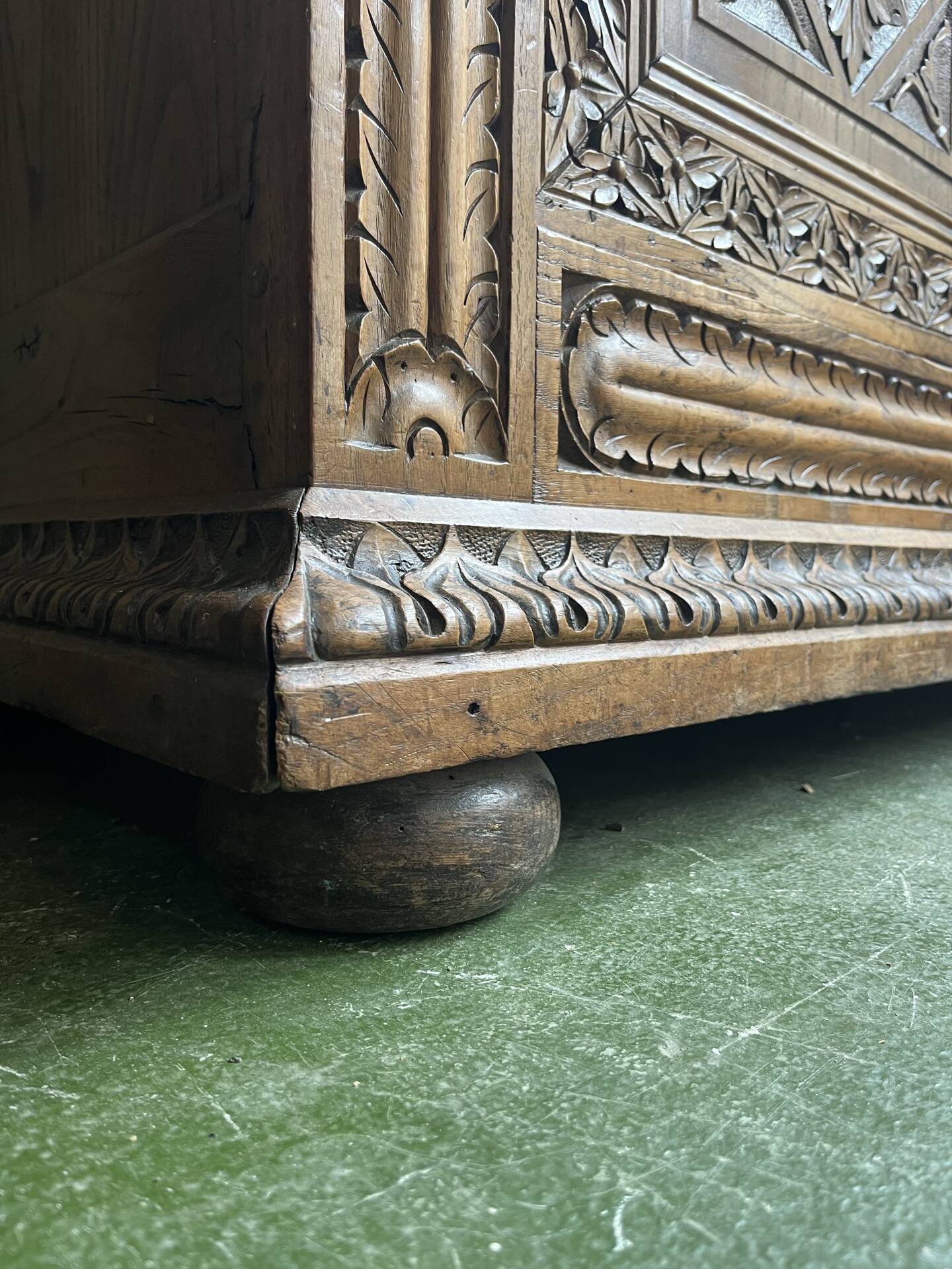 4-door sideboard